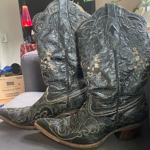 Corral vintage boots. Size 9. Worn only twice!